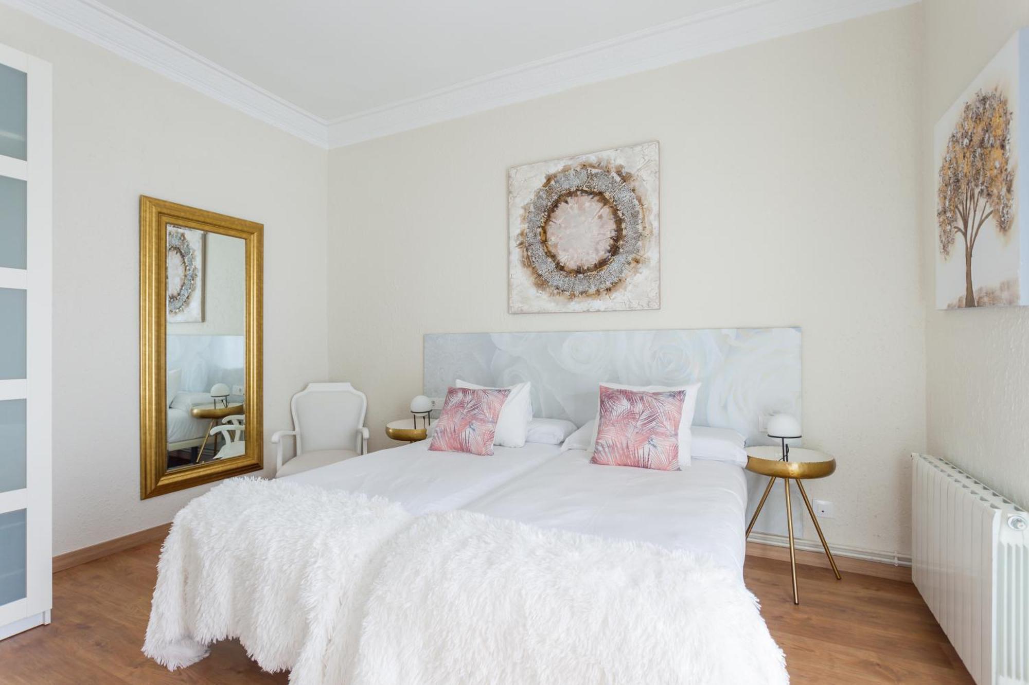 Art House Fira Apartments Barcelona Ngoại thất bức ảnh