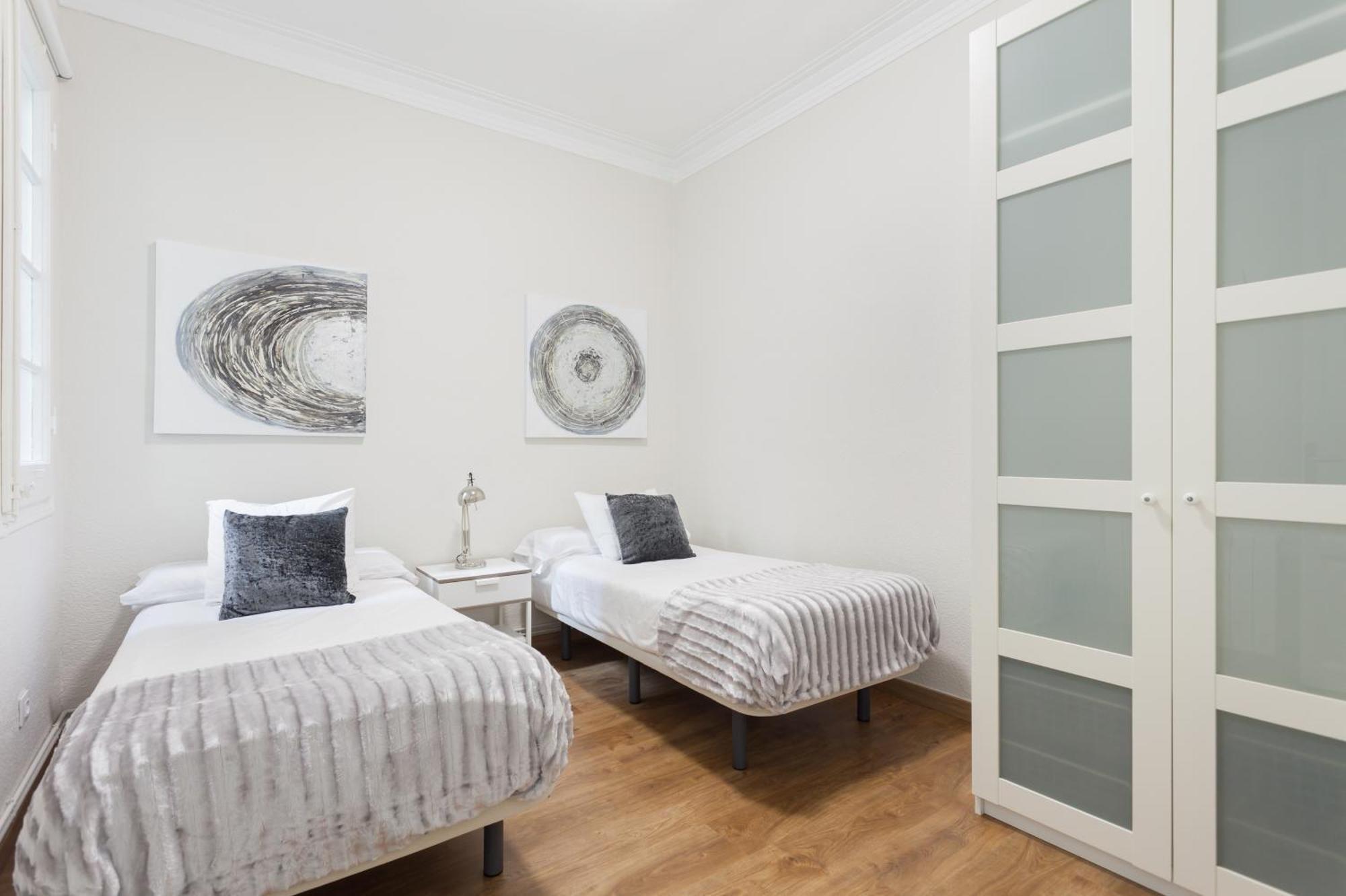 Art House Fira Apartments Barcelona Ngoại thất bức ảnh