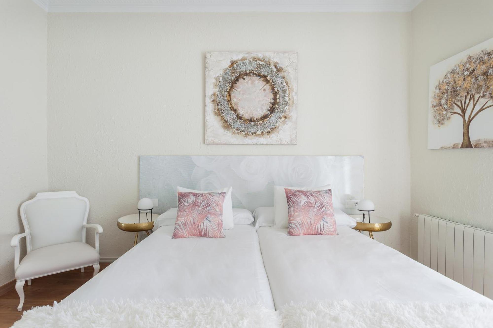 Art House Fira Apartments Barcelona Ngoại thất bức ảnh